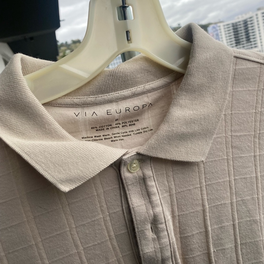 Assorted Button-Up Shirts - Picture 9 of 14